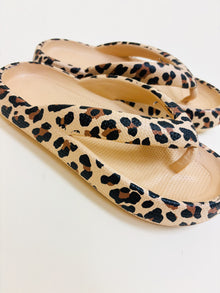  Frankie Leopard Flip flops