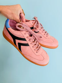 The Xena pink sneaker