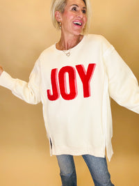 Joy chenille patch pullover