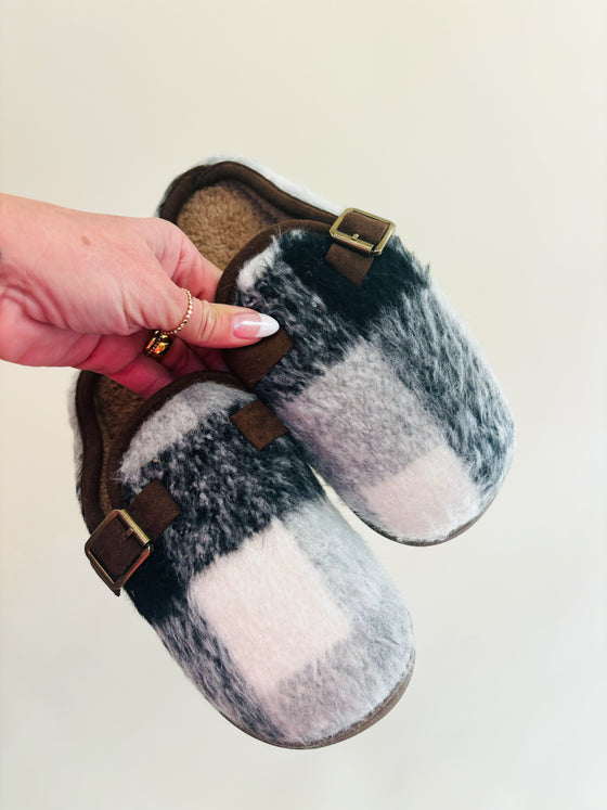 Plaid slide slippers