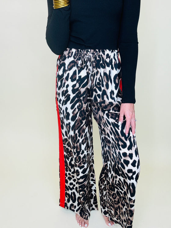 Statement in Spain leopard pants