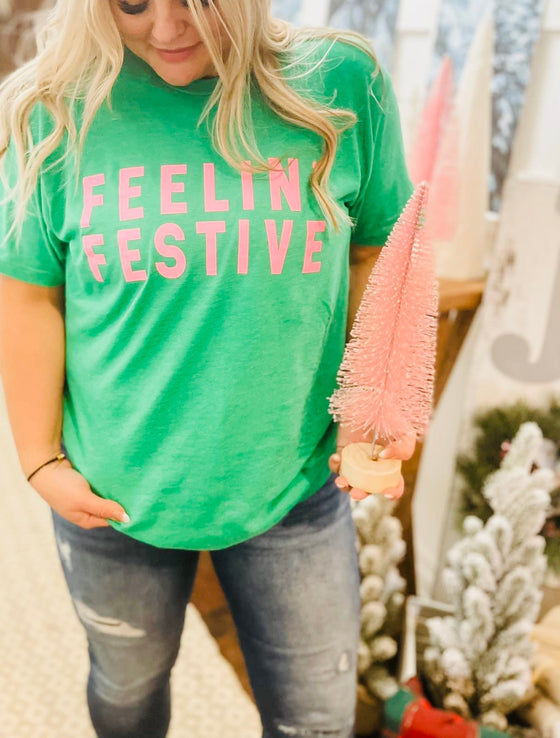 FELLIN' FESTIVE TEE