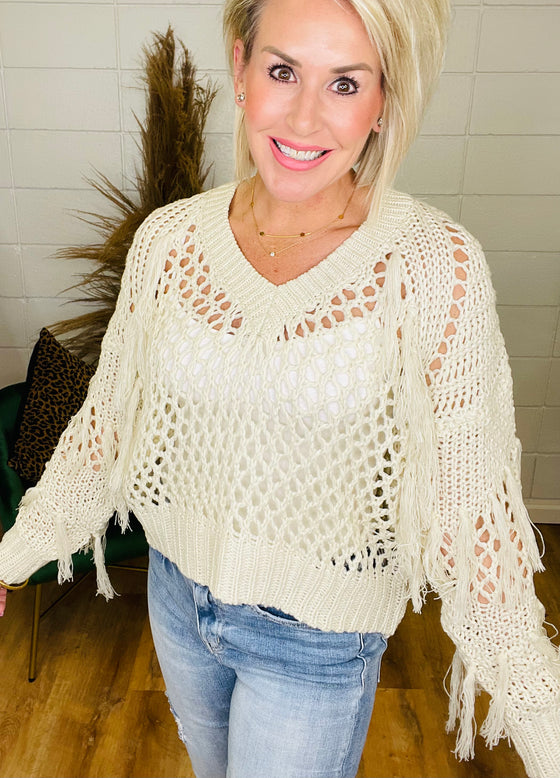 FALLEN SNOW FRINGE SWEATER/ AVAILABLE IN 2 COLORS